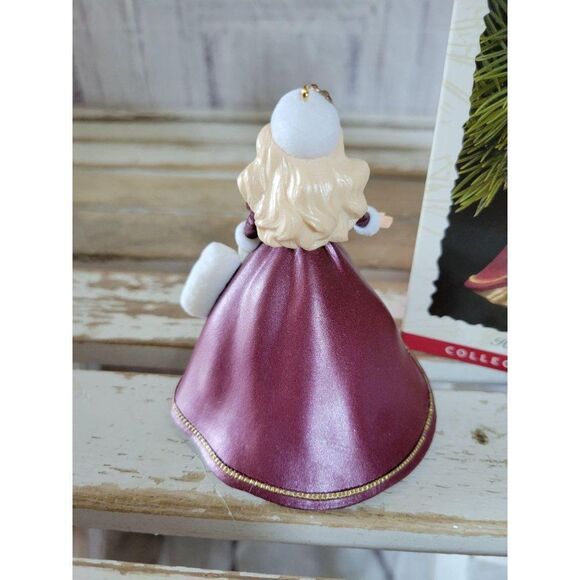 Hallmark Holiday Barbie 1996 4th ornament Xmas hol - Picture 4 of 6